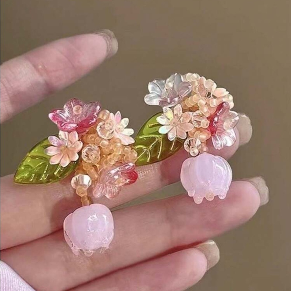 BRAND NEW 💐Handmade Ombre Pink To White Floral Earrings Artisan Painted